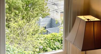 LARGE Quintessential SF Russian Hill 2BR Apt