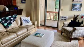 Una Smart TV, una chimenea