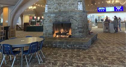 Prime Location! Next to Main Lodge, Mountain&Summer Adventures. 3Bed&3Full Bath.