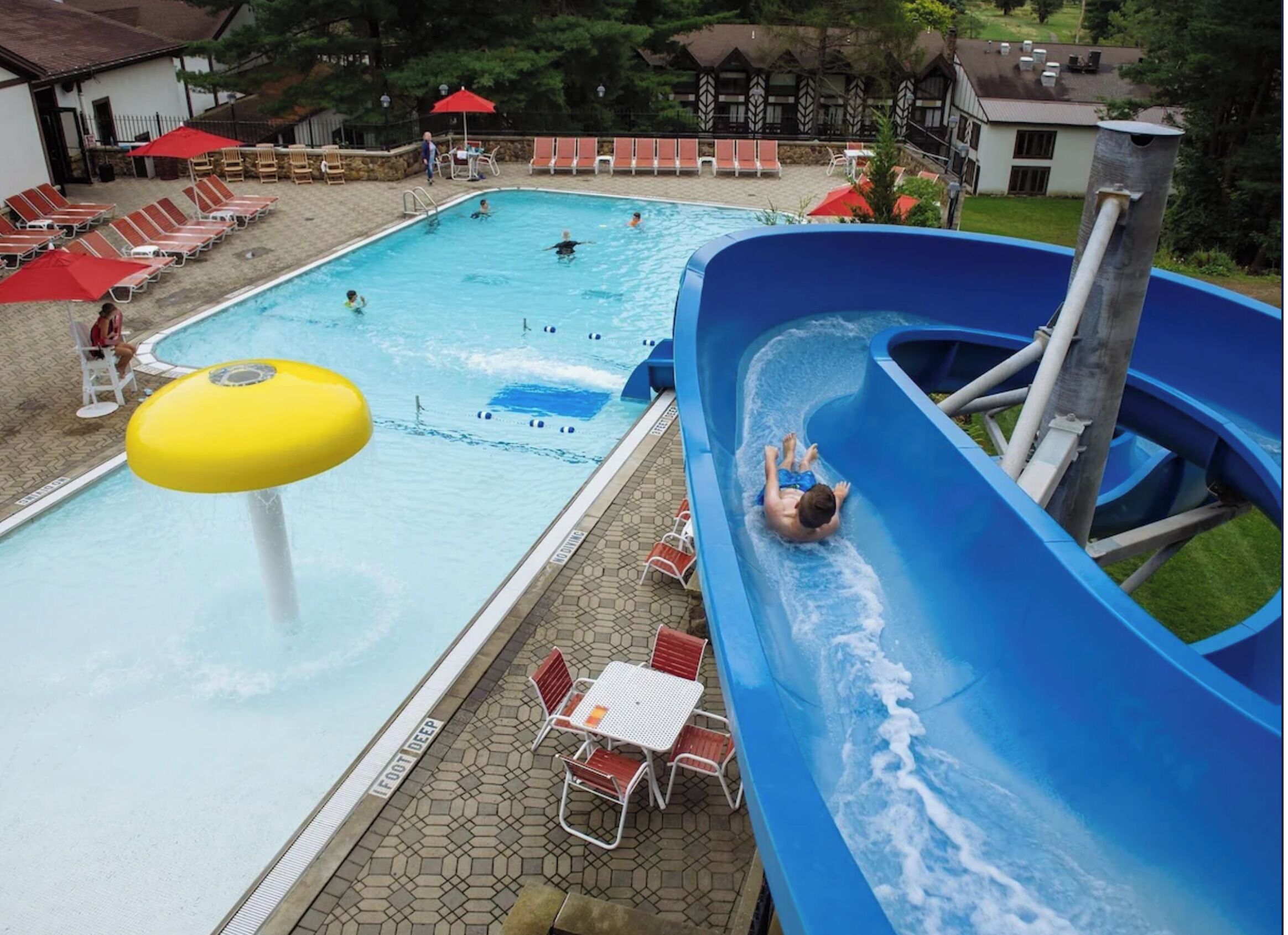 Piscine couverte, piscine extérieure
