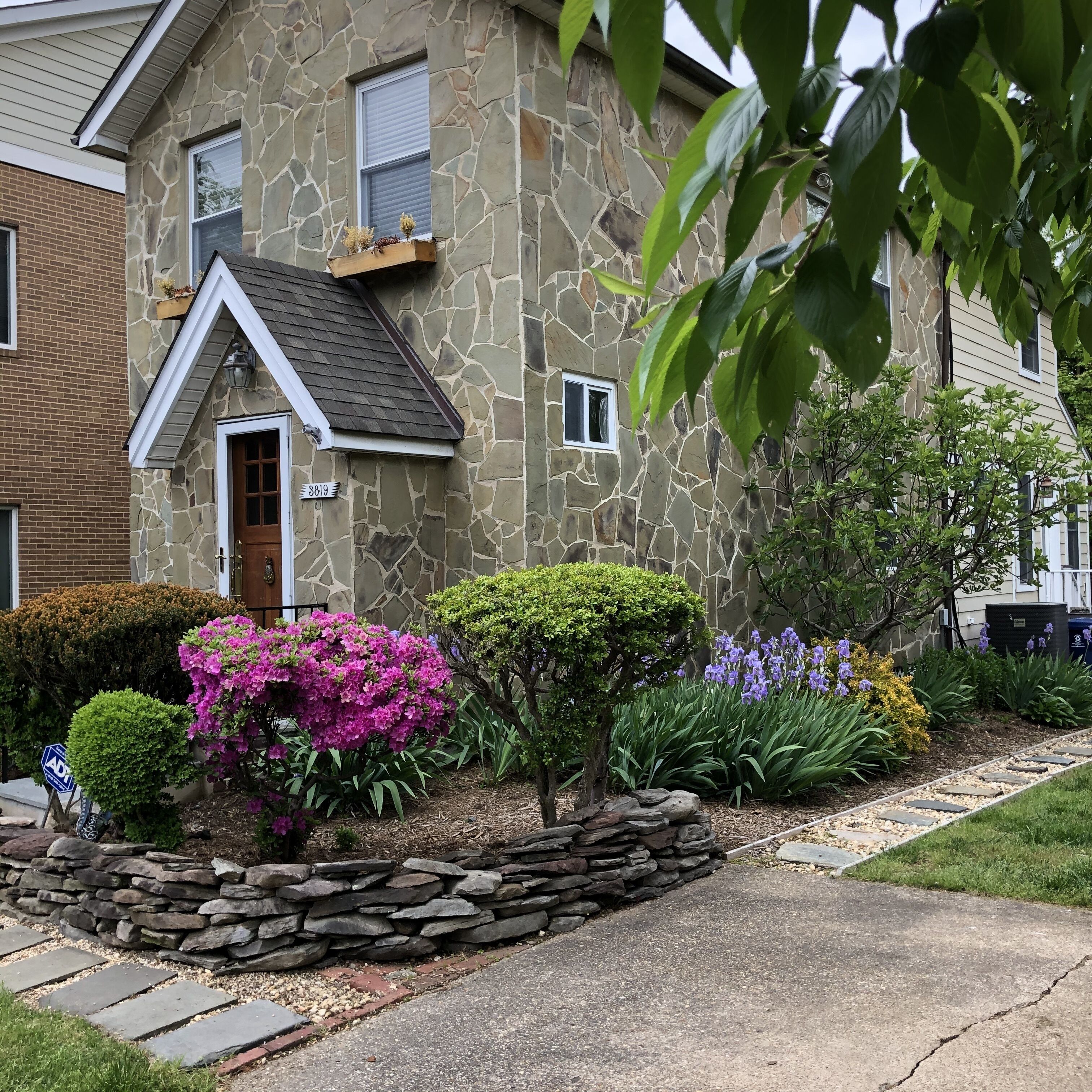 Charming home close to EVERYTHING, off-street parking and pet-friendly!