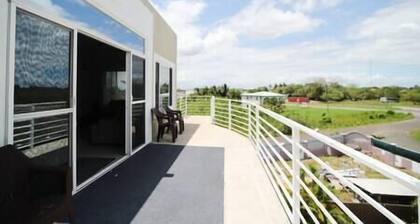 Lovely Penthouse, Lovely Penthouse Apartment in the Garden City
