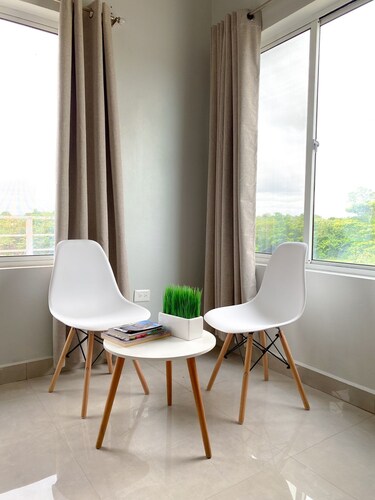 Lovely Penthouse, Lovely Penthouse Apartment in the Garden City