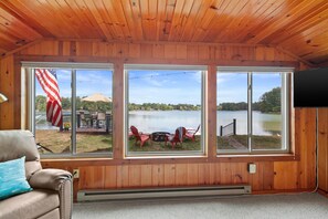 Smart TV, fireplace, books