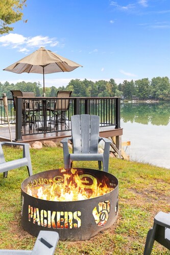 Fall on the lake: hot tub, firepit & cozy nights