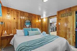 2 Schlafzimmer, Bügeleisen/Bügelbrett, Reisekinderbett, kostenloses WLAN