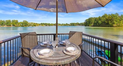 Lakefront Couples Retreat | Hot Tub & Fireplace