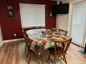 Dining - Pet-friendly home in Palestine with Fenced Yard!
Weekly and monthly discounts! (Palestine)