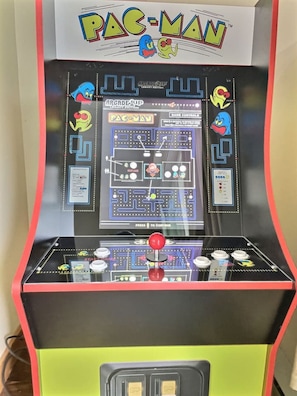 Games room - The Grizz- AC, Pool, Sauna, Gym, Near Resort (Killington)