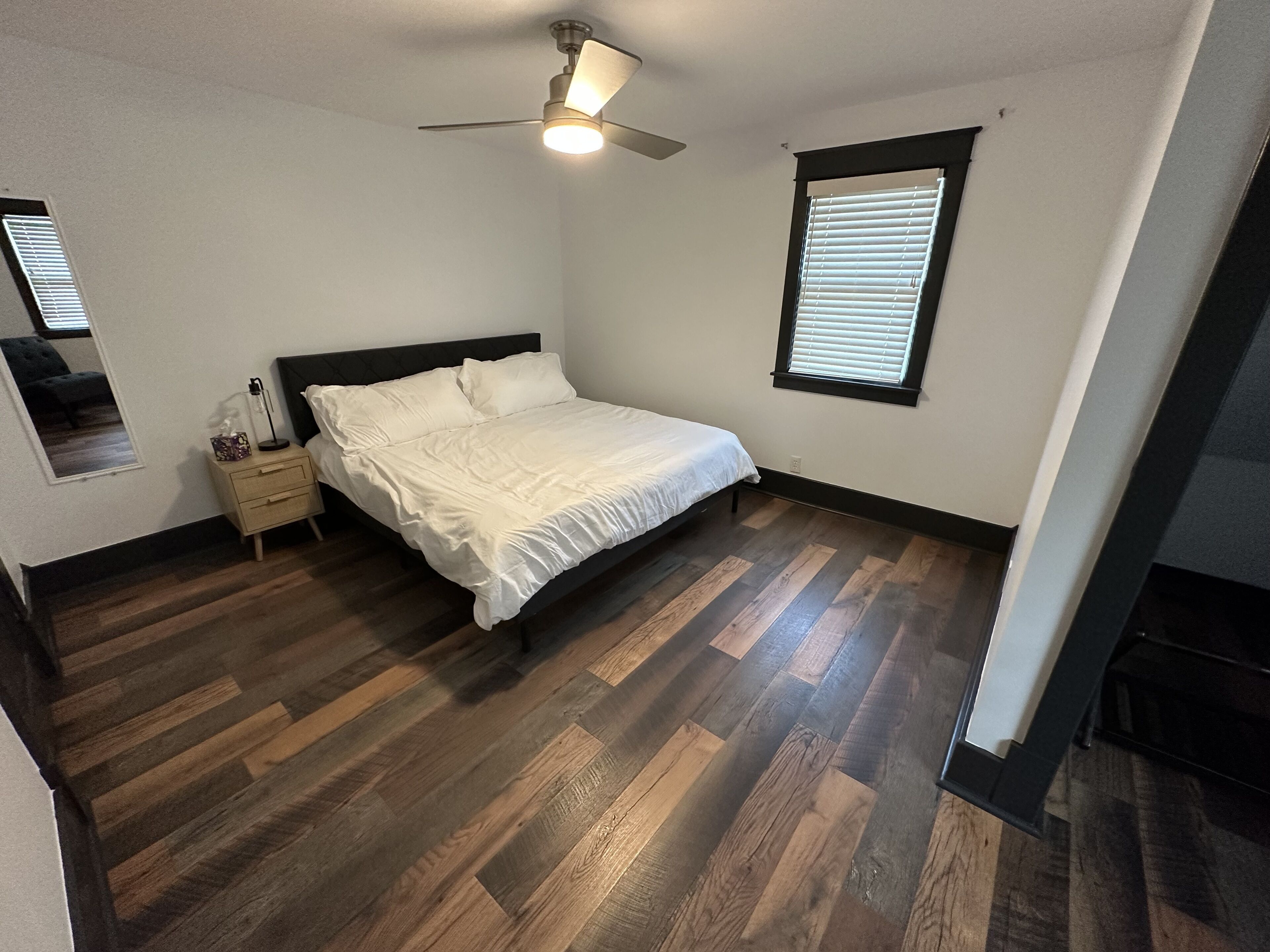 5 室のベッドルーム、アイロン / アイロン台、WiFi (無料)、ベッドシーツ