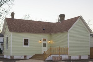 Exterior - The Cahill- Magnolia Brewery House c 1894 (Waco)