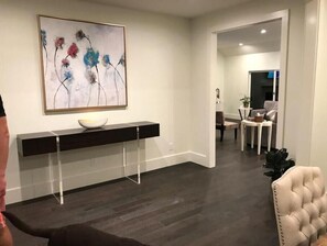 Interior - 1 Bedroom Basement Apt, Very Neat And Spotless In A Quiet Neighborhood 1 BDRM 3 (Markham)