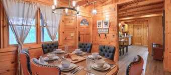 Cozy Casa Carezza Log Cabin, Logan, Ohio, Pet Friendly, Sleeps 6