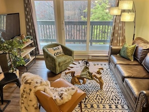 Smart TV, fireplace, offices