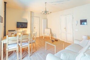 Smart TV - PM9        (Castello Cabiaglio)