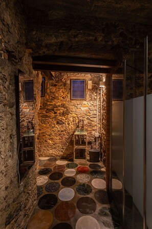 Interior - PM9        (Castello Cabiaglio)