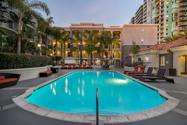 Outdoor pool, a heated pool