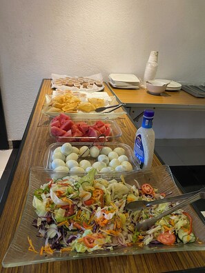 Tägliches inbegriffenes einheimisches Frühstück