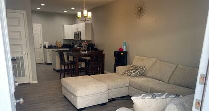 Spacious Getaway near UTRGV w/King Bed near UTRGV!