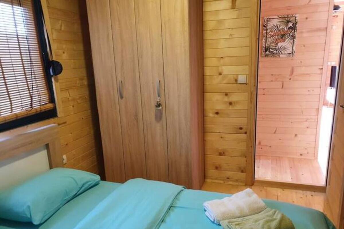 4 camere, insonorizzazione, Wi-Fi gratuito, lenzuola