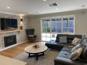 Smart TV - Pet Friendly Rye Beach House - 10 Min Walk to the Beach (Rye)