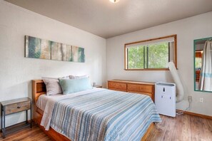 1 bedroom, desk, iron/ironing board, free WiFi