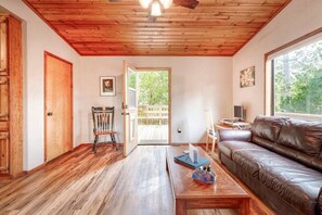 Älytelevisio, takka, tietokoneen näyttö