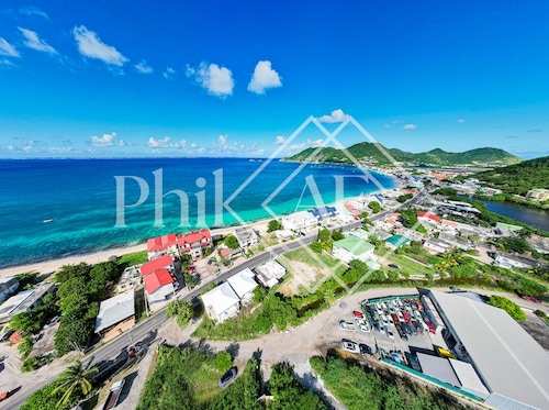 Spacieux Duplex at Gd Case