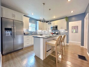 Luxury House | Private kitchen - The Beverly at Mt. Lebanon by Luxe PGH (Pittsburgh)