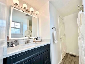 Bathroom - The Beverly at Mt. Lebanon by Luxe PGH (Pittsburgh)