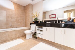 Apartment, 1 Bedroom, Balcony, Garden View | Bathroom