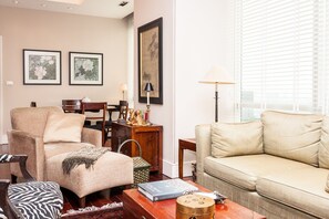 Apartment, 1 Bedroom, Balcony, Garden View | Living room