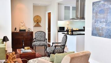 Apartment, 1 Bedroom, Balcony, Garden View | Living room
