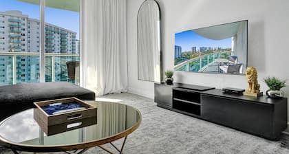 Sunny Isles 4 Bedrooms on the beach