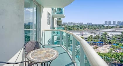 Sunny Isles 4 Bedrooms on the beach