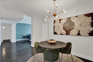 In-room dining - Sunny Isles 4 Bedrooms on the beach  (Sunny Isles Beach)