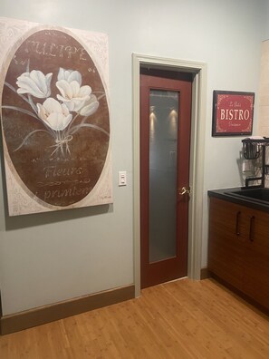 Interior - Cozy Poolside Casita Centrally Located to LA and OC Attractions (La Puente)