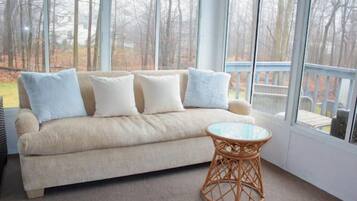 Smart TV, video games