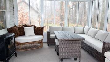 Smart TV, video games