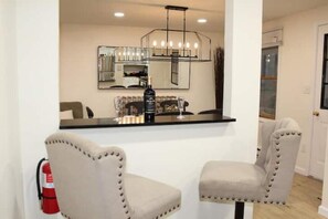 Bar (on property) - Spacious New4BR 3BA 2kit GameRm Firepit Amenity+ (Tobyhanna)