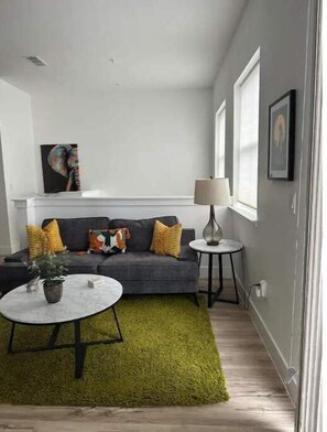 Téléviseur, bureau