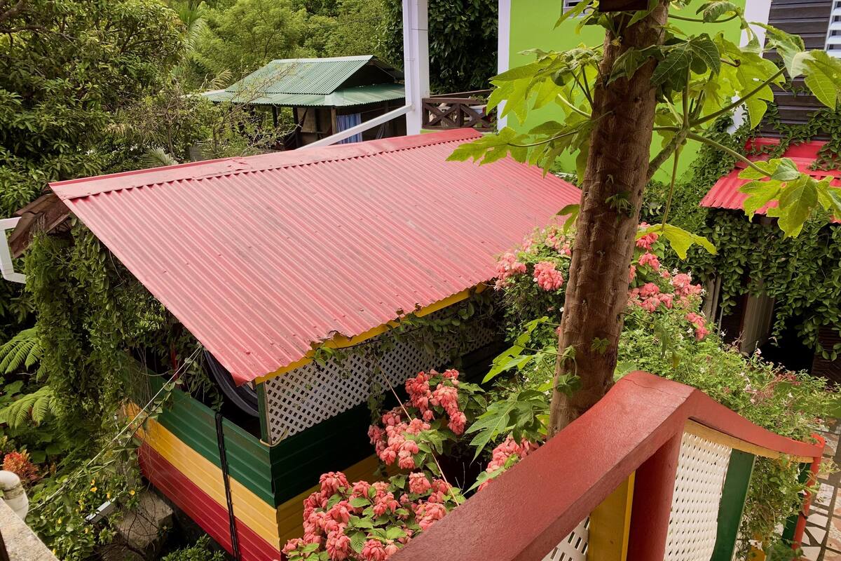 Rumah Pohon Panorama | Wi-Fi gratis dan seprai linen