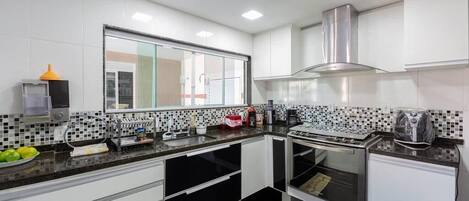 Microwave, oven, stovetop, cookware/dishes/utensils