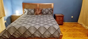 3 slaapkamers, een strijkplank/strijkijzer, wifi, beddengoed