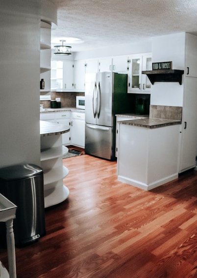 Brushy Mtn Hideout - Close to Windrock - Sleeps 6