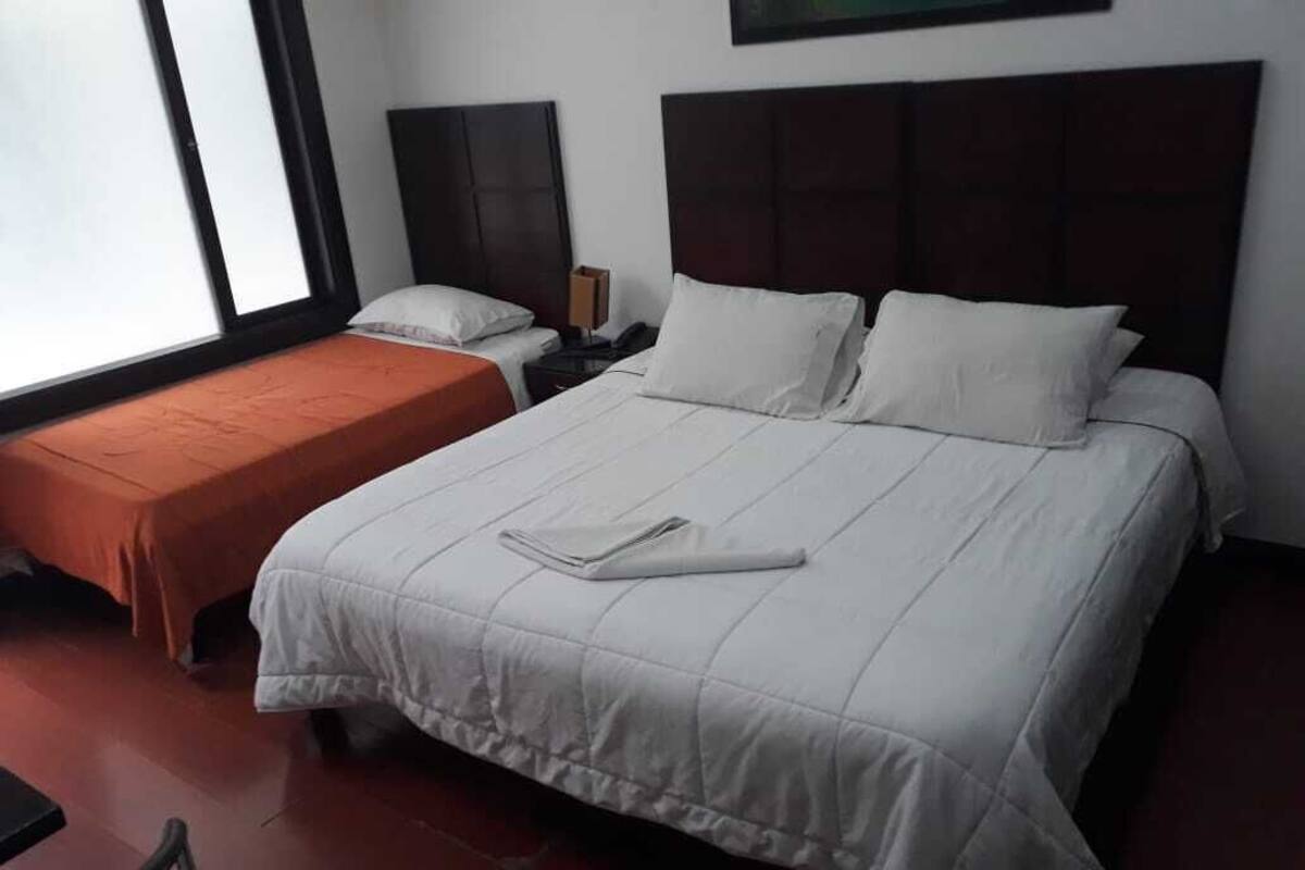 Basic Room | Desk, WiFi (free), bed sheets