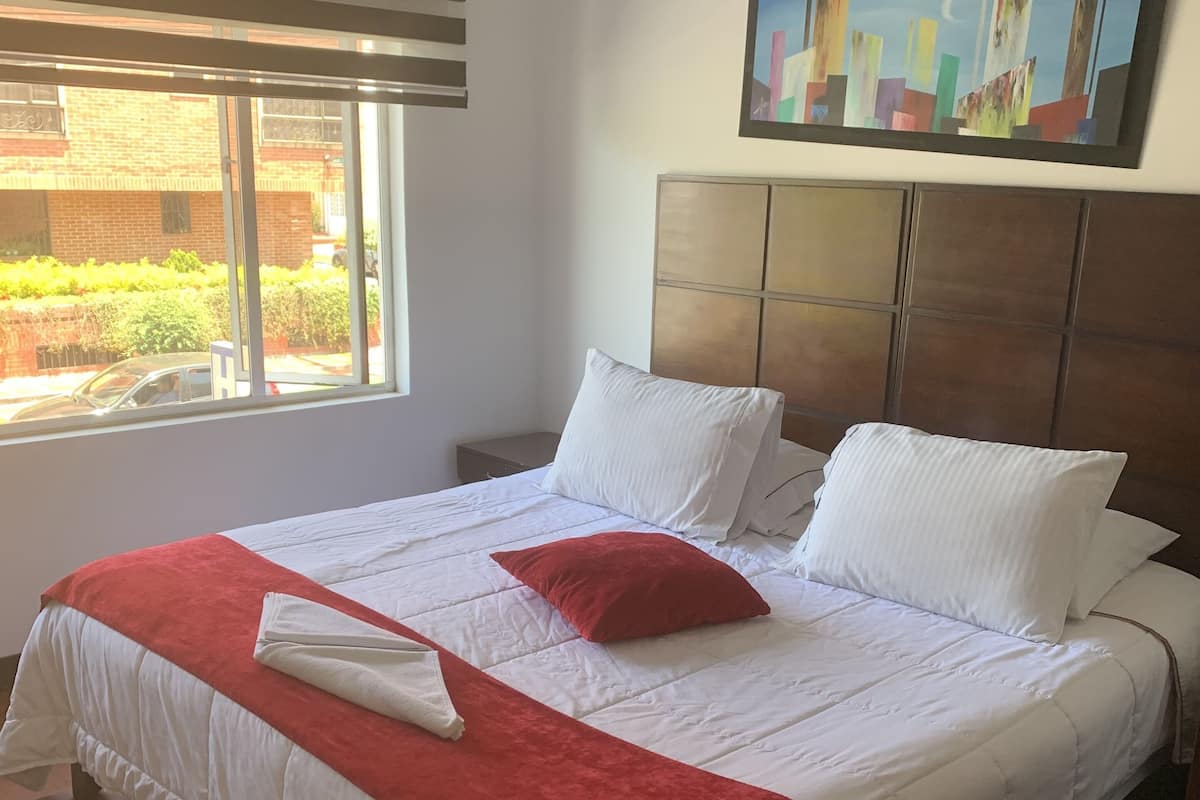 1 bedroom, desk, free WiFi, bed sheets