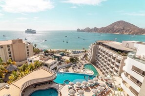 Pool - Luxury Resort - Studio King Infinity Ocean Suite w/ Hot Tub on Medano Beach (Cabo San Lucas)