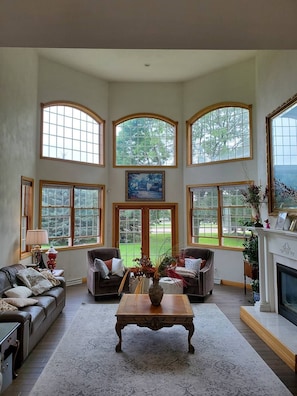 Smart-TV, videospill, PC-skjermer og printere