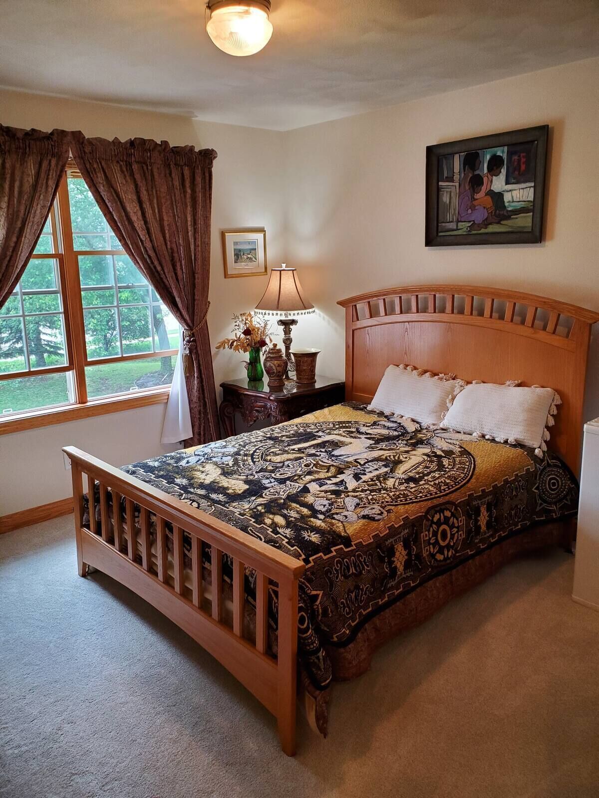 4 bedrooms, desk, iron/ironing board, travel crib